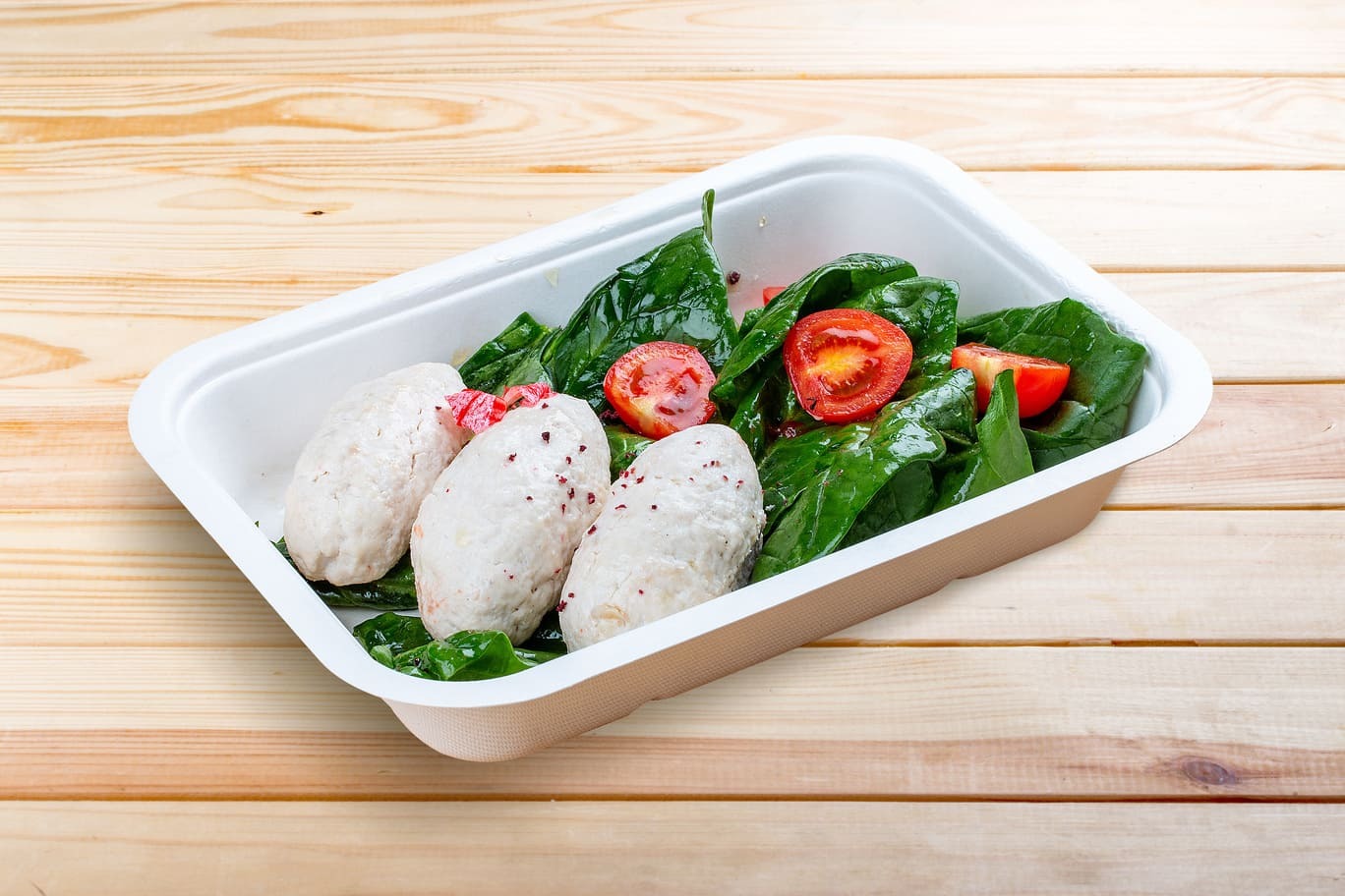 Mittagessen Gedämpfte Frikadellen aus drei Sorten weißem Fleisch