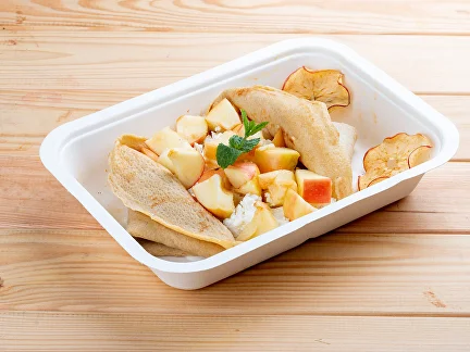 Frühstück (erste Mahlzeit) Haferflocken mit Quark und Apfel