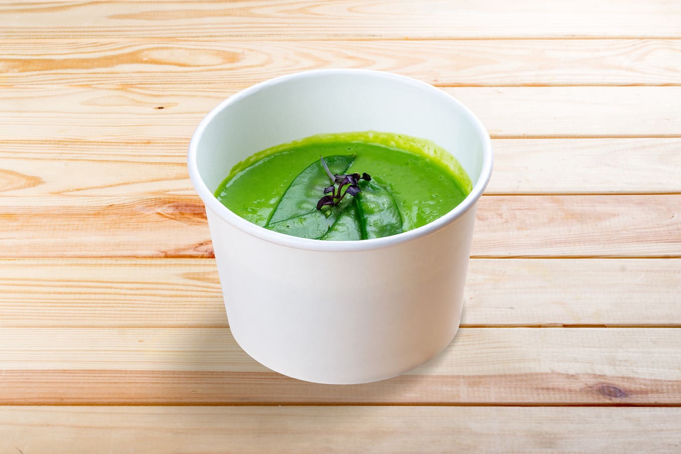 Nachmittagsimbiss Cremesuppe mit grünen Erbsen