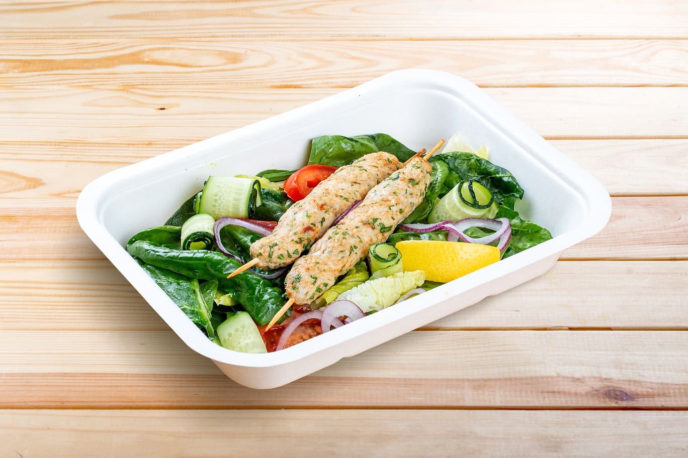 Abendessen (erster Gang) Lula-Kebab aus Hähnchenfleisch