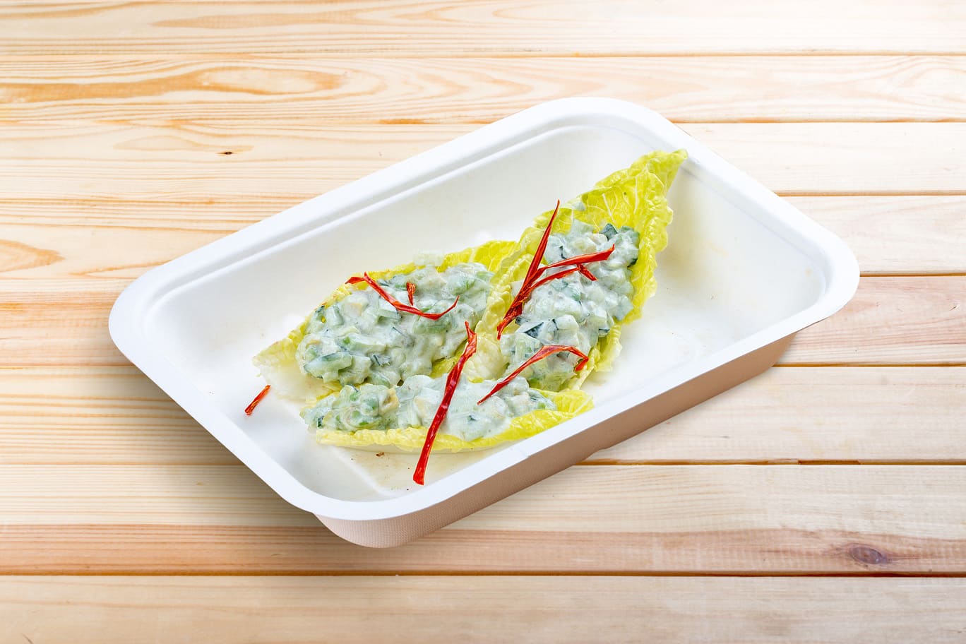 Abendessen Tartar mit Avocado und Gurke