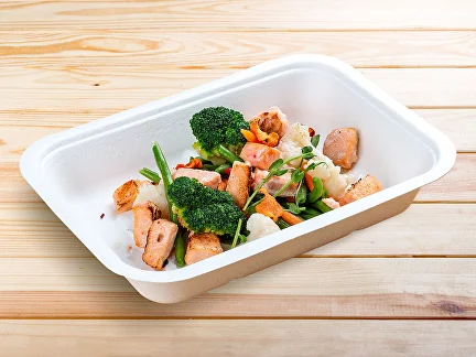 Mittagssnack Gebackener Lachs mit Gemüse