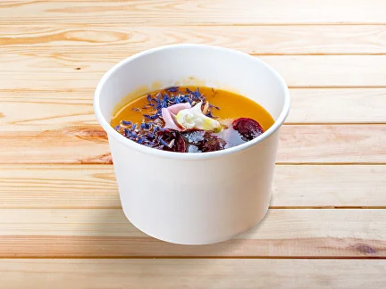 Mittagessen (zweiter Gang) Kürbiscremesuppe