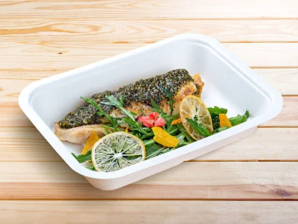 Abendessen Seehecht mit grünen Bohnen und Pesto-Sauce