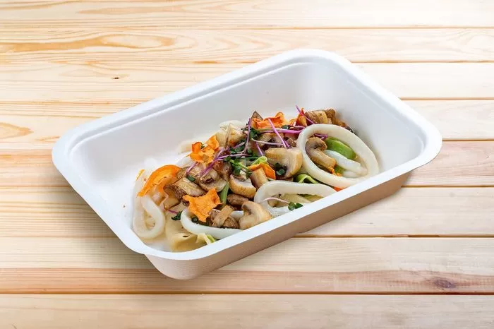 Mittagessen Pasta mit Tintenfisch