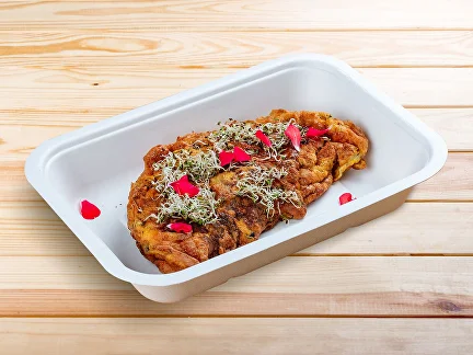 Erstes Frühstück Omelett mit Pilzen