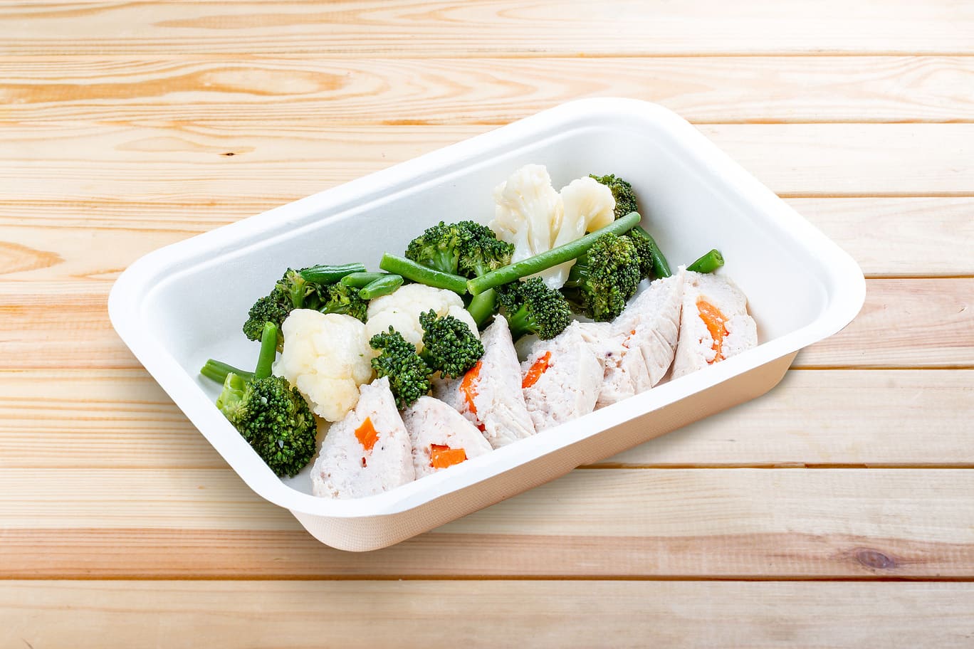 Mittagessen (erster Gang) Hühnchenroulade mit Gemüse