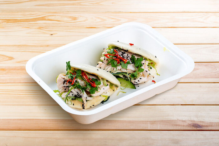 Mittagessen (erster Gang) Gedämpfte Reisbrötchen „Bao“ mit Hähnchen