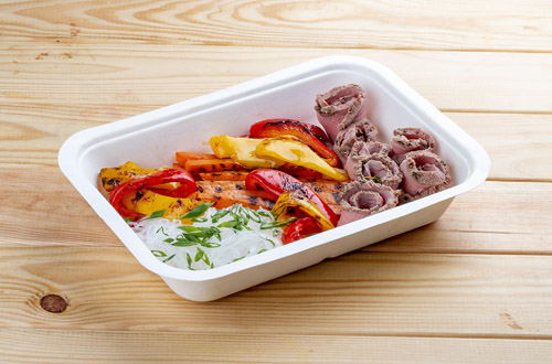 Mittagessen:
Glasnudeln (Funchoza) mit zartem Kalbfleisch